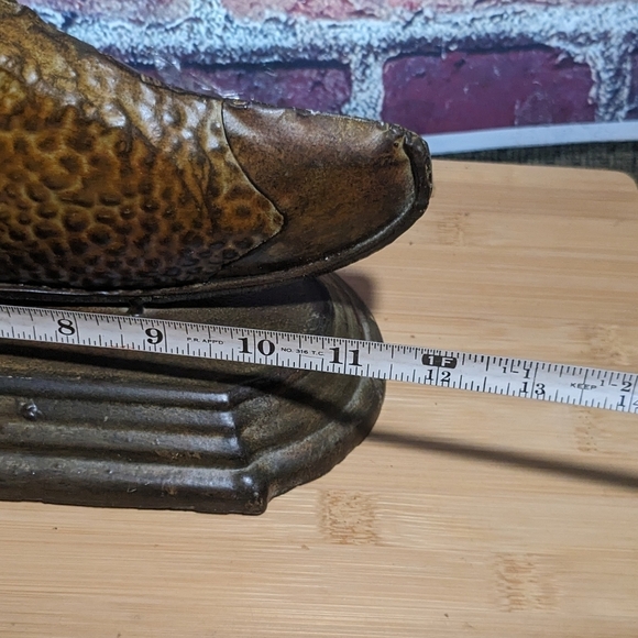 Cowgirl boot clock. Works. Battery opp metal body - Picture 3 of 8